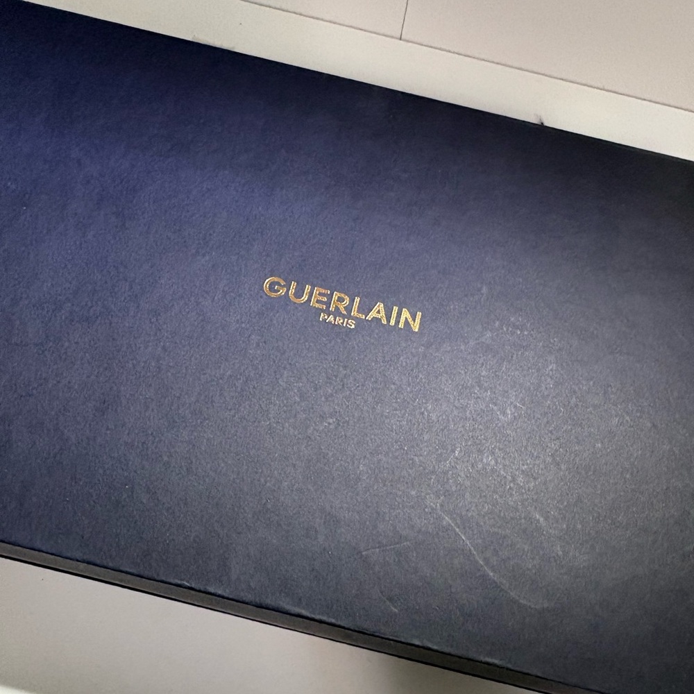 GUERLAIN Gift Porcelain Cups with Saucer Set - Picture 7 of 11